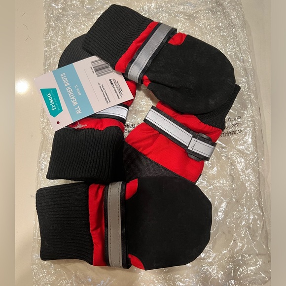 🐾 set 4 Dog Boots socks all weather snow mud 5 Frisco NWT NIP pack paws furbaby - Picture 2 of 7